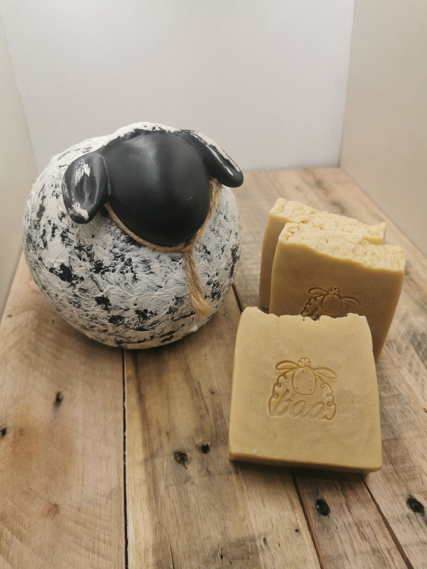 Lemongrass & Ginger with Turmeric Soap Baa (V)